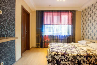 Гостиница Элле Санкт-Петербург Стандартный четырехместный номер-1